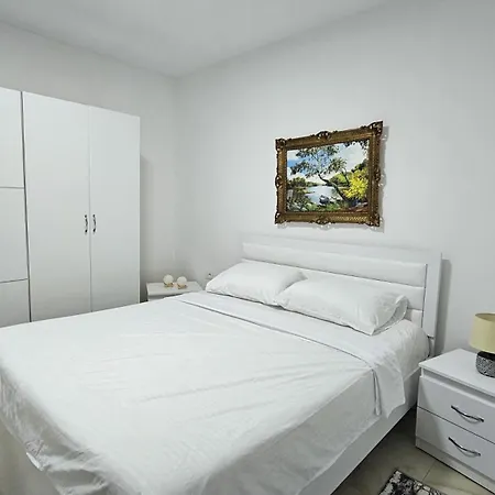 Guesthouse Albi Berat Exterior photo